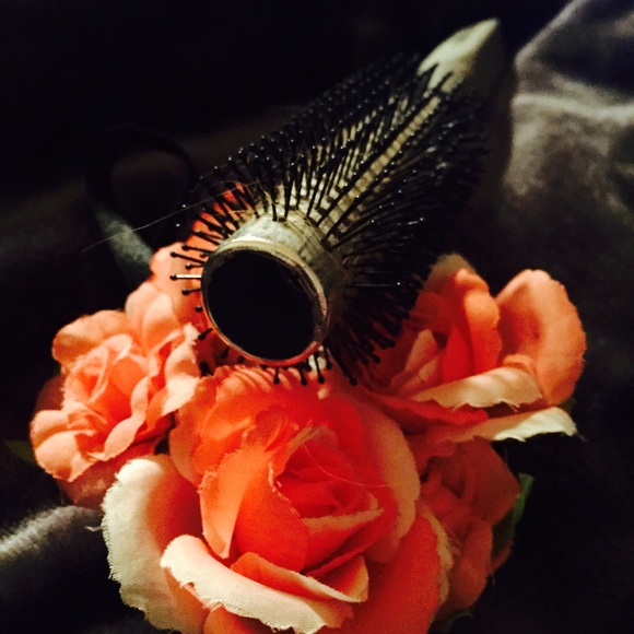 NEW Conair Round Brush