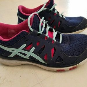 Woman's ASICS Running Shoes