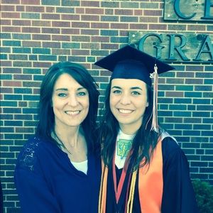 Meet your Posher, Lora