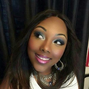 Meet your Posher, Latisha