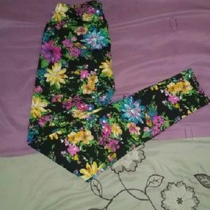 Vibrant Floral Print Leggings!