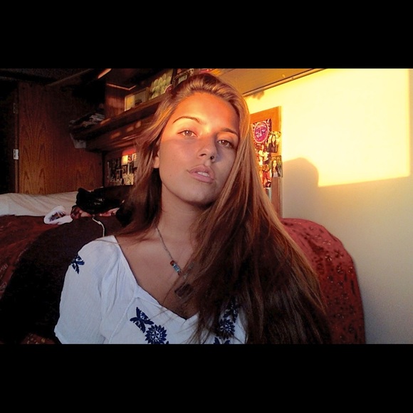 Meet your Posher, Natalie - Picture 3 of 3