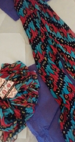 Multi Color Fashion Forward Scarf - Picture 2 of 2
