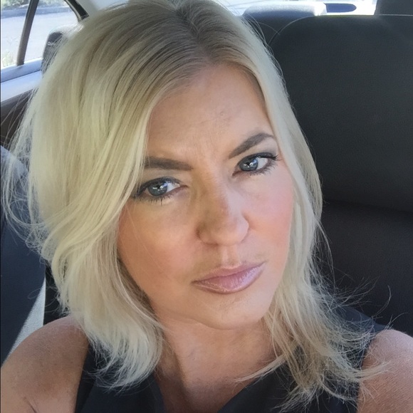 Meet your Posher, Michelle - Picture 2 of 2