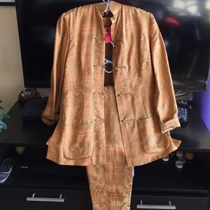 Shanghai tang silk suit