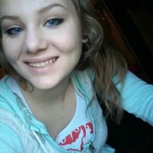 Meet your Posher, Julie