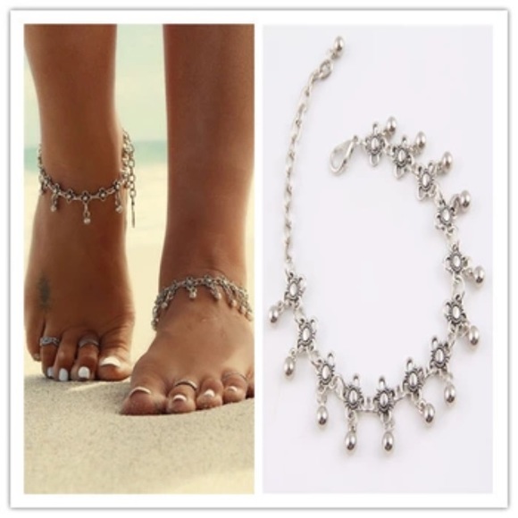 🆕 Silver  flower charm anklet👣👣
