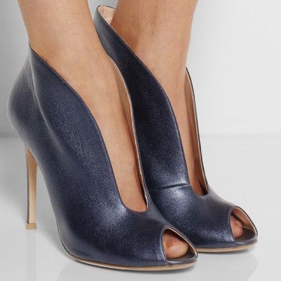 Gianvito Rossi "vamp" Metallic bootie