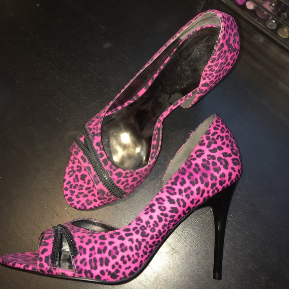 NWOT pink leopard heels