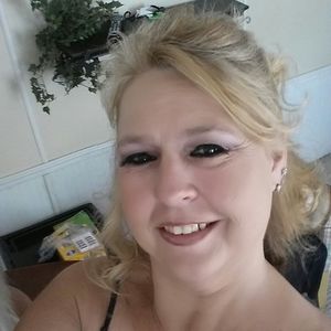 Meet your Posher, Elaine