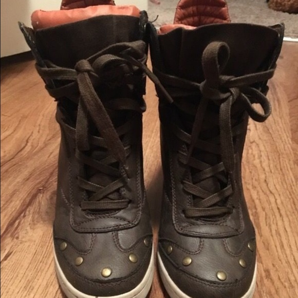 Sneaker heel