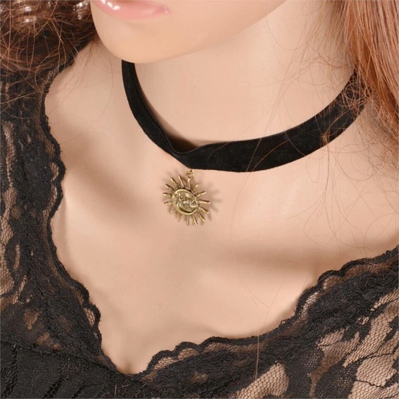 Black sun design chocker - Picture 2 of 4