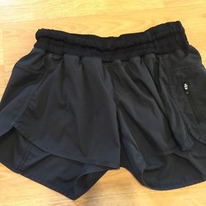 Lulu lemon tracker shorts