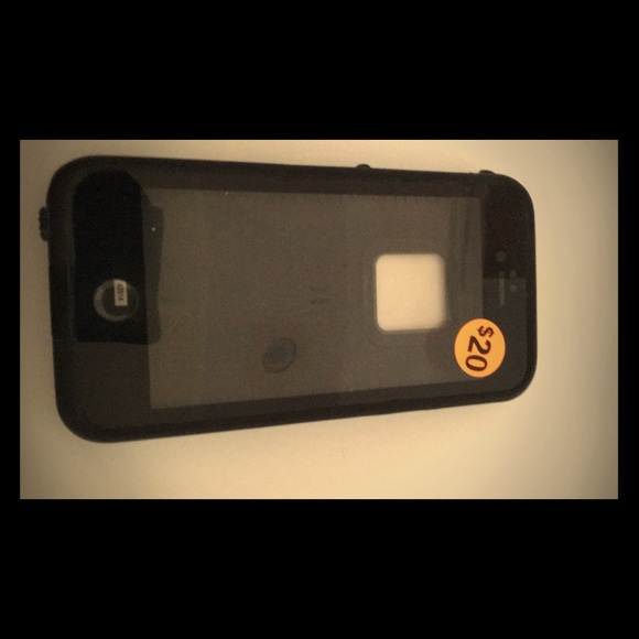 iPhone 6 Lifeproof case---all black!