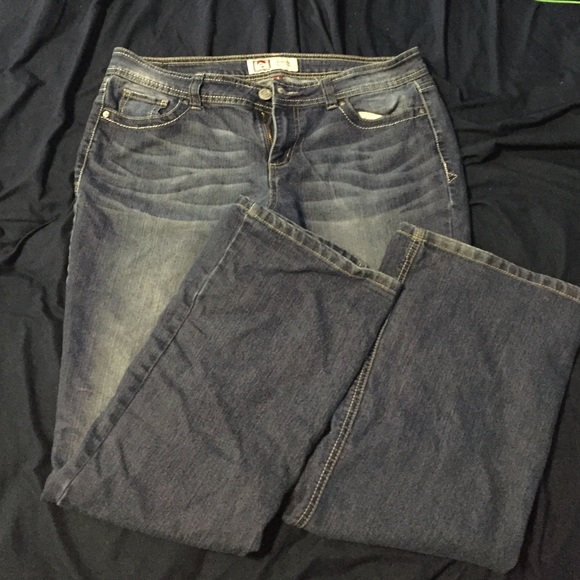 L.E.I Sophia hipster flare jeans.