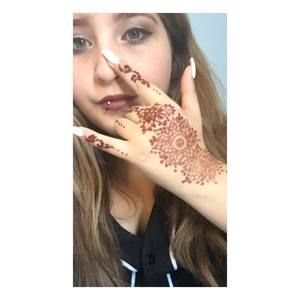 Meet your Posher, Emily