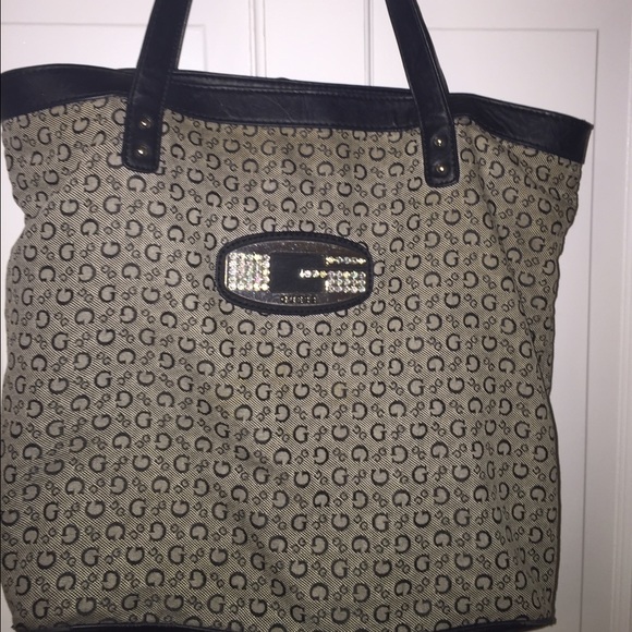 Guess purse - Picture 2 of 4