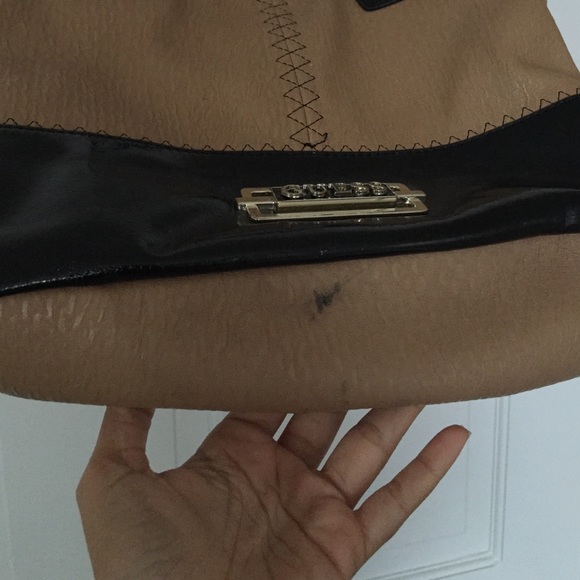 Guess purse - Picture 3 of 3