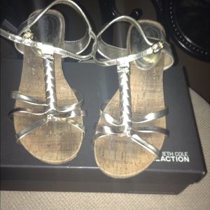 I can no longer wear these shoes .