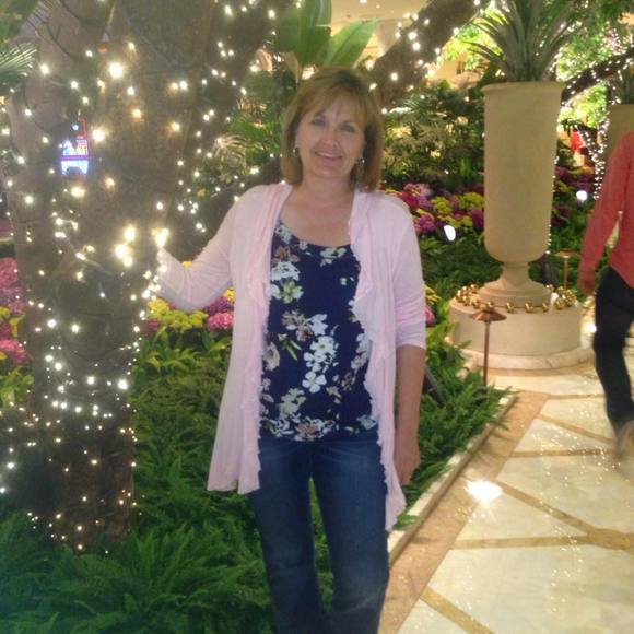 Meet your Posher, Laura