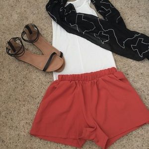 Burnt orange shorts with pockets😎