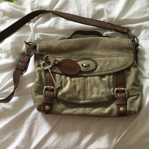 Fossil purse