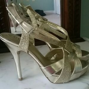 Guess Gold heels