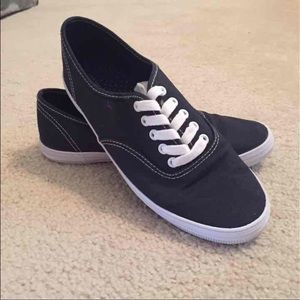 ON HOLD | Navy look-alike Vans