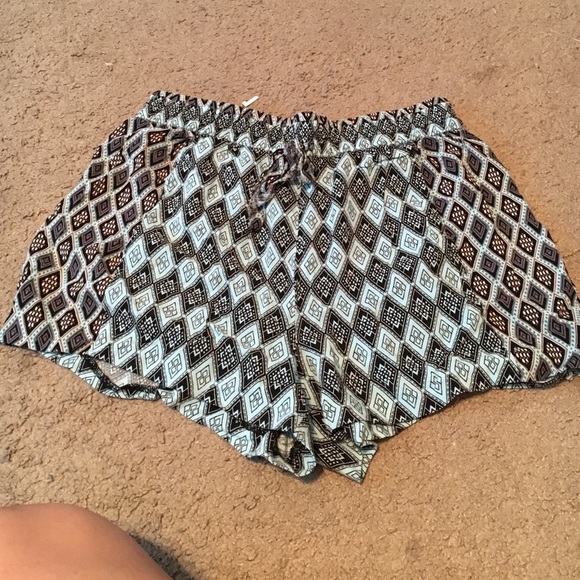 Aztec shorts - Picture 1 of 3