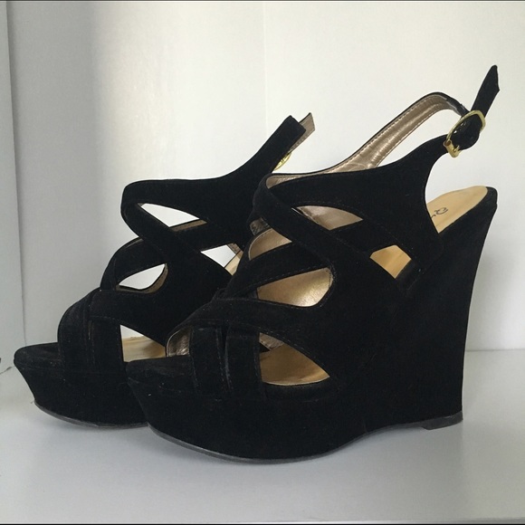 ⛔️ SOLD | Black Suede Wedges