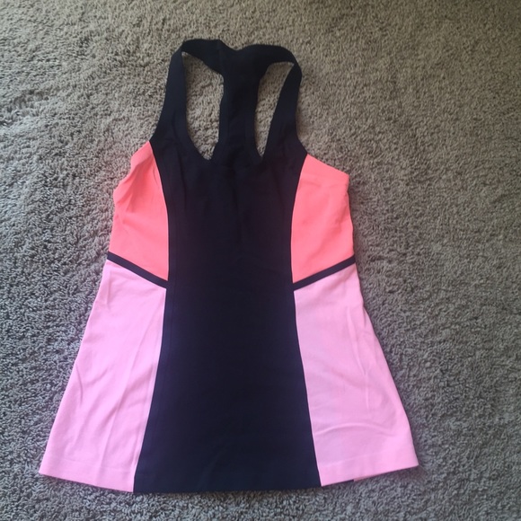 Lululemon size 6 razor back tank