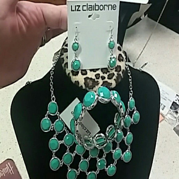 Liz Claiborne jewelry set