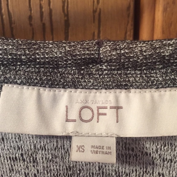 Adorable pull over - Picture 2 of 2