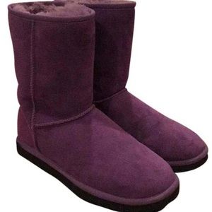 new uggs size 8 new uggs size 8
