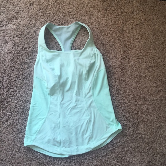 Lululemon tank with built in bra