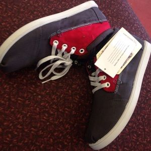 Toms sneakers