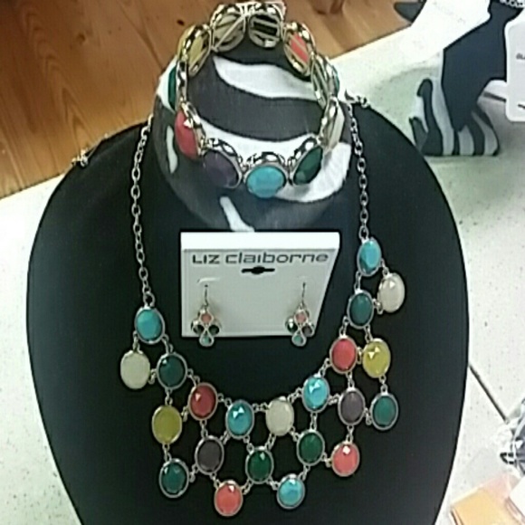Liz Claiborne jewelry set