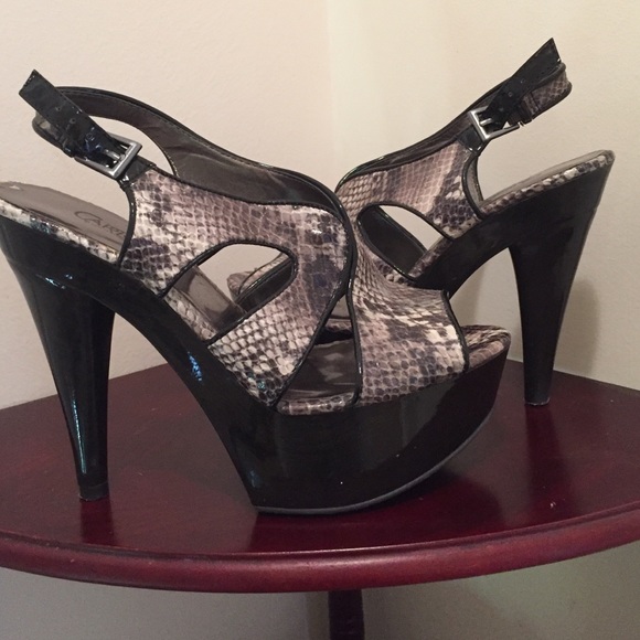 Platform heels - Picture 2 of 2