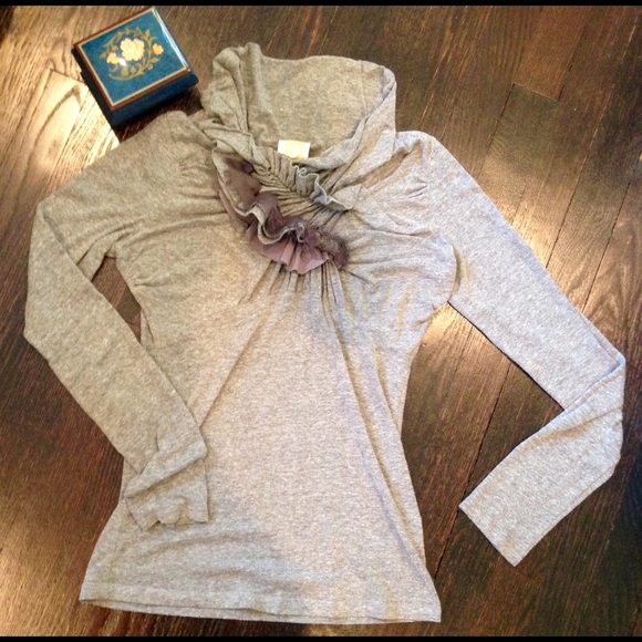 Anthropologie Ric Rac Gray long Sleeved Blouse.