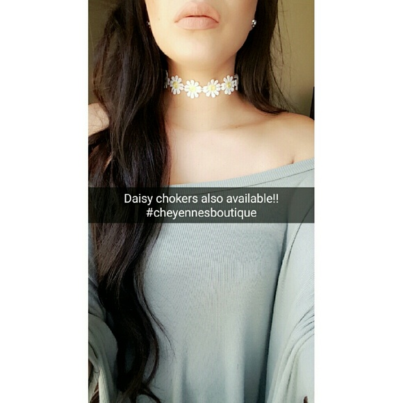 Daisy Choker