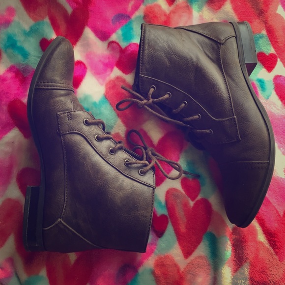 Brown low combat boots