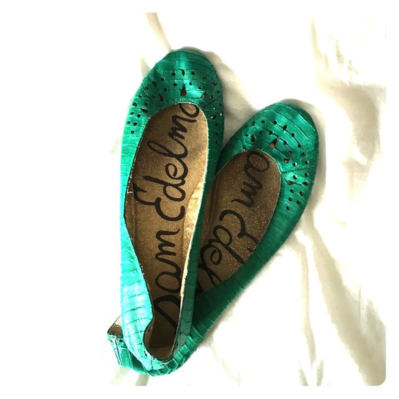 Adorable bright flats for summer!