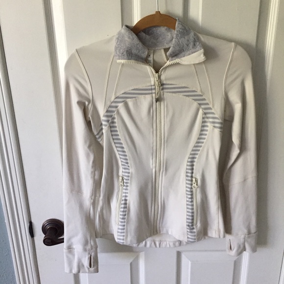 Ivory LuLuLemon Define Zip Up Jacket