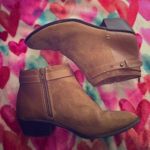 Tan/camel faux suede ankle booties
