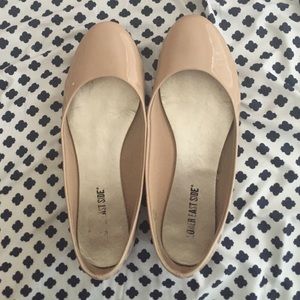 Nude flats