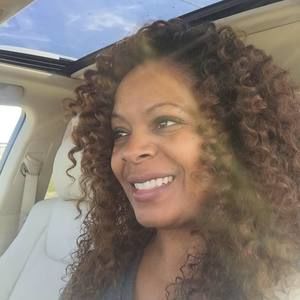 Meet your Posher, Kendra