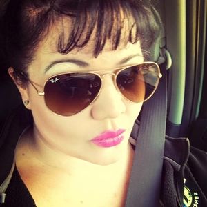 Meet your Posher, Lori