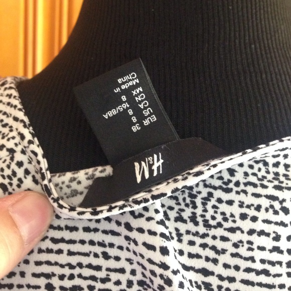 H&M fit and flare Dress in black and white - Picture 4 of 4