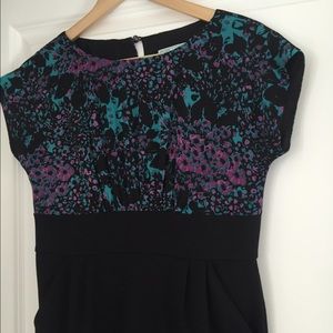 Chic patterned top black pencil dress. Size 4