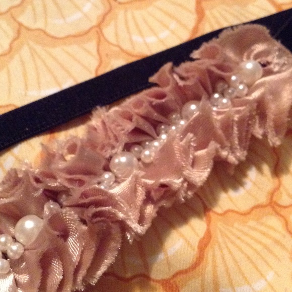 GIFTED Champagne Pearl Headband - Picture 4 of 4